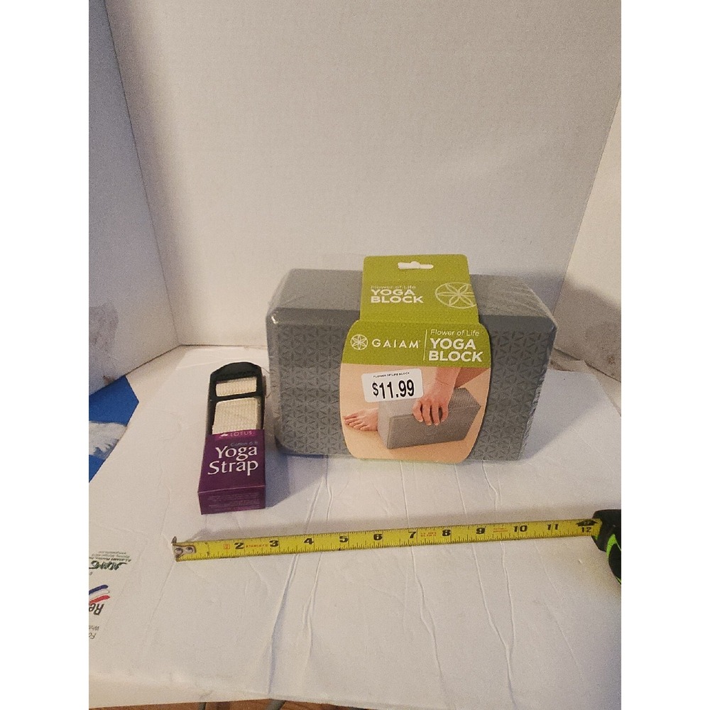 Gaiam Yoga Block + Lotus  Yoga Strap Set, Black New